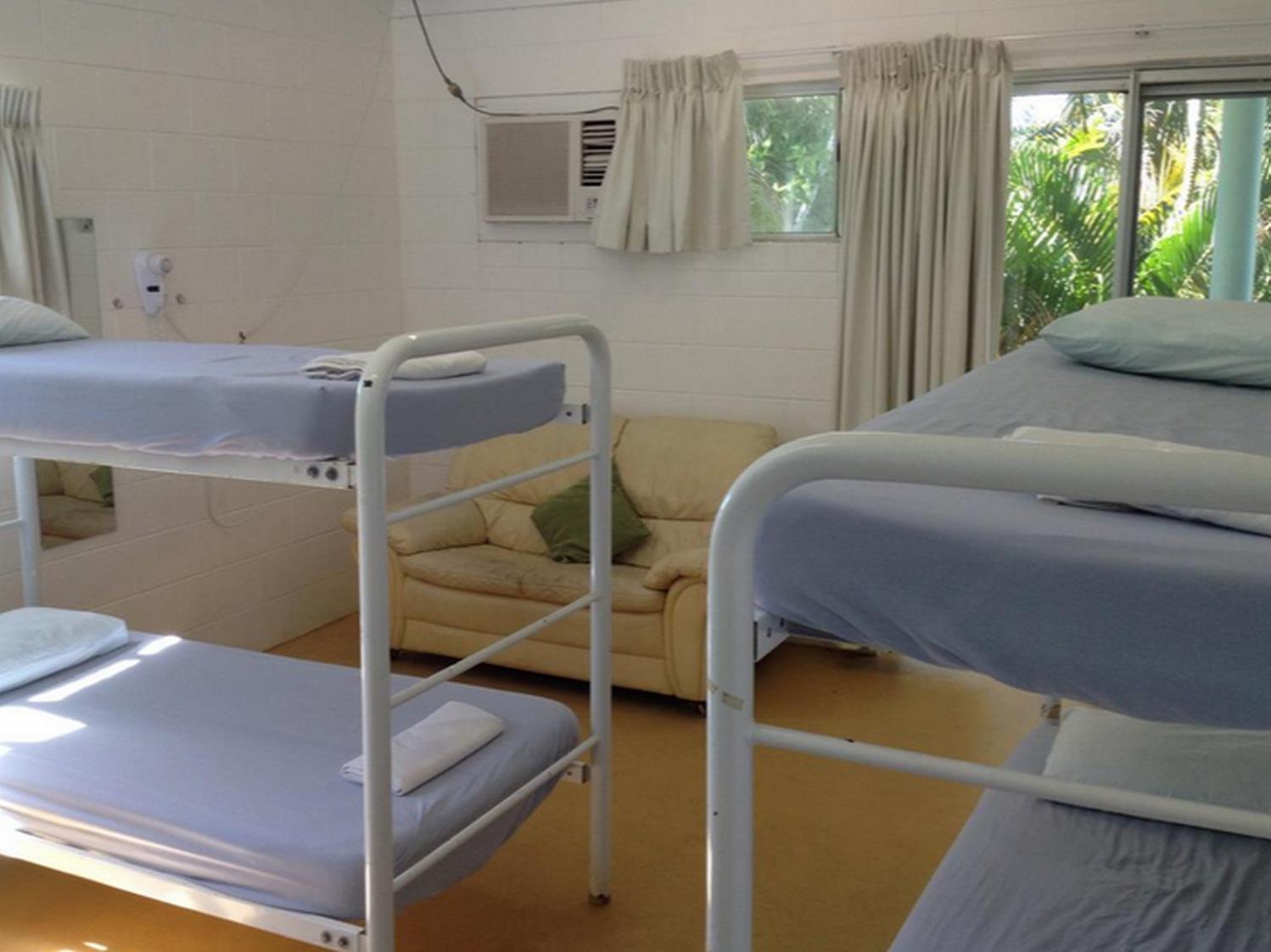 Absolute Backpackers Mission Beach Bagian luar foto