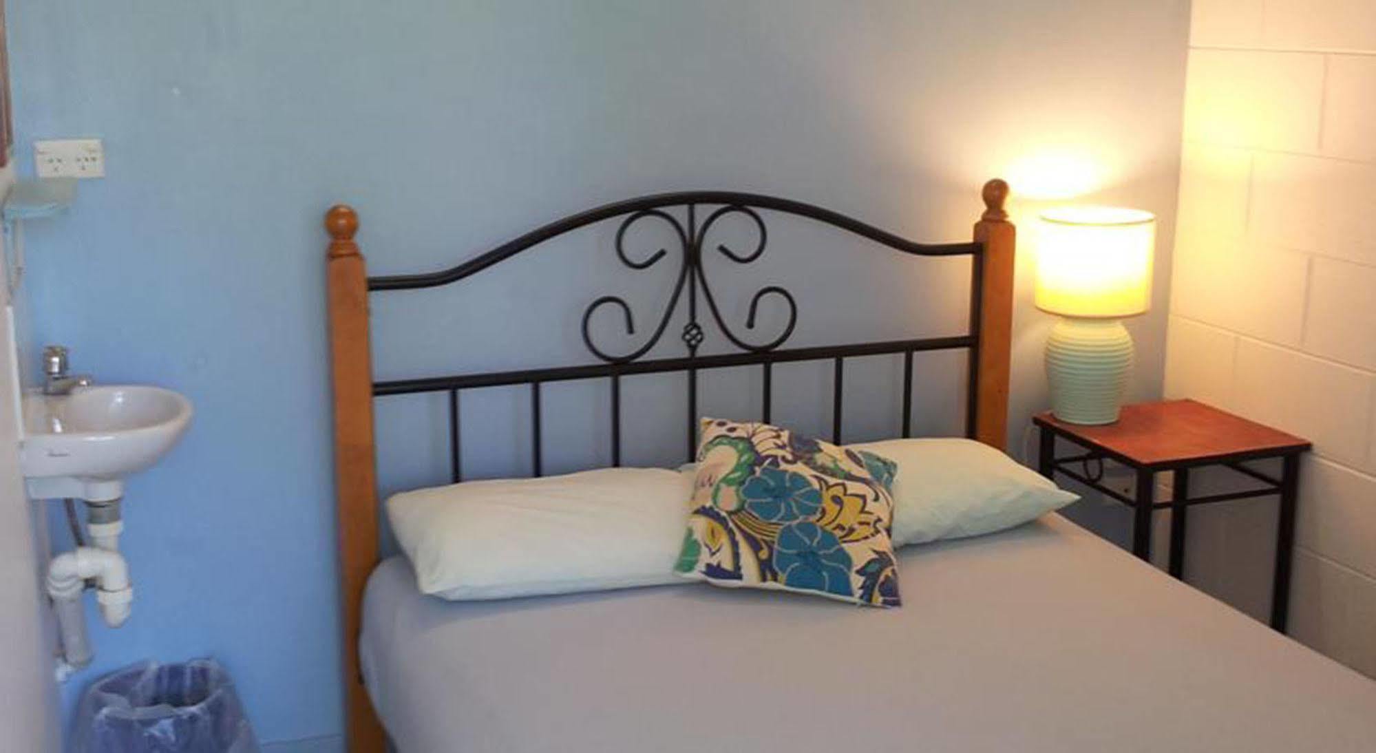 Absolute Backpackers Mission Beach Bagian luar foto