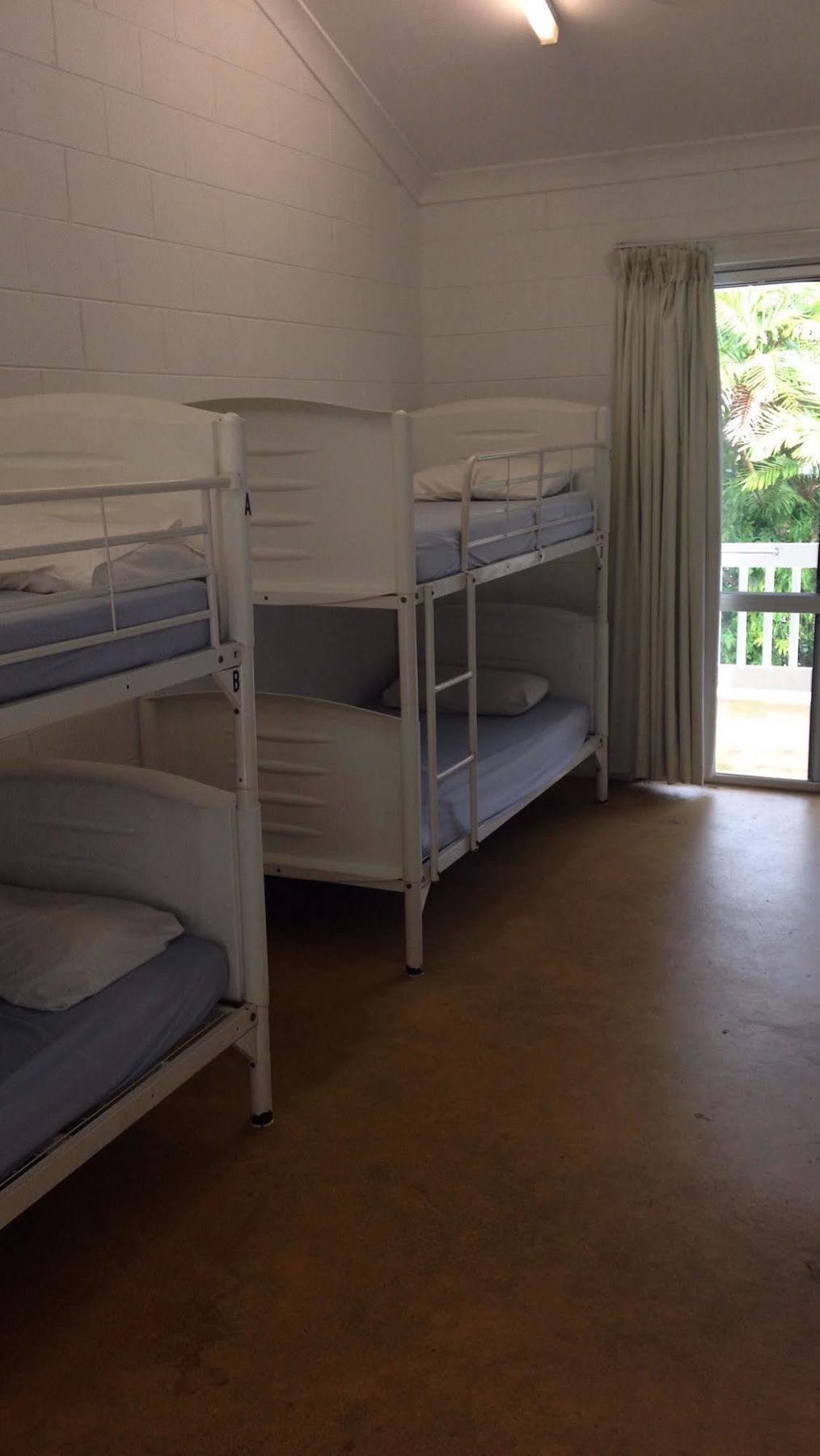 Absolute Backpackers Mission Beach Bagian luar foto